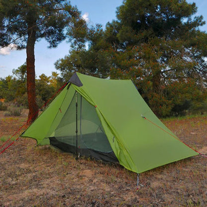 tente camping avec cordes rouges