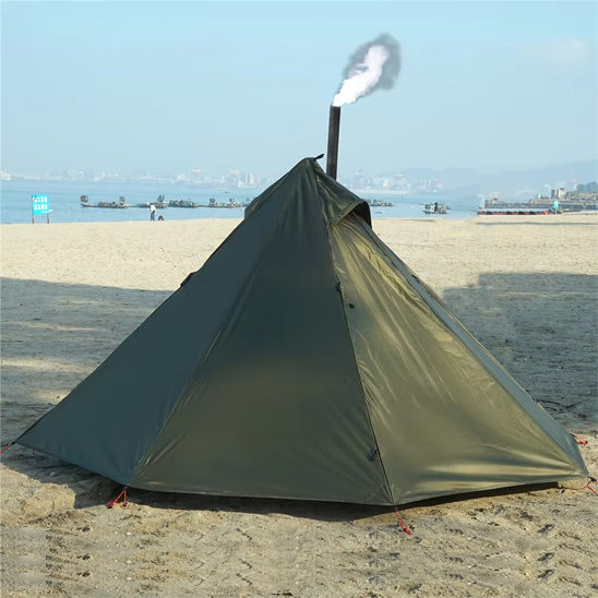 tente camping fermée vue de derrière